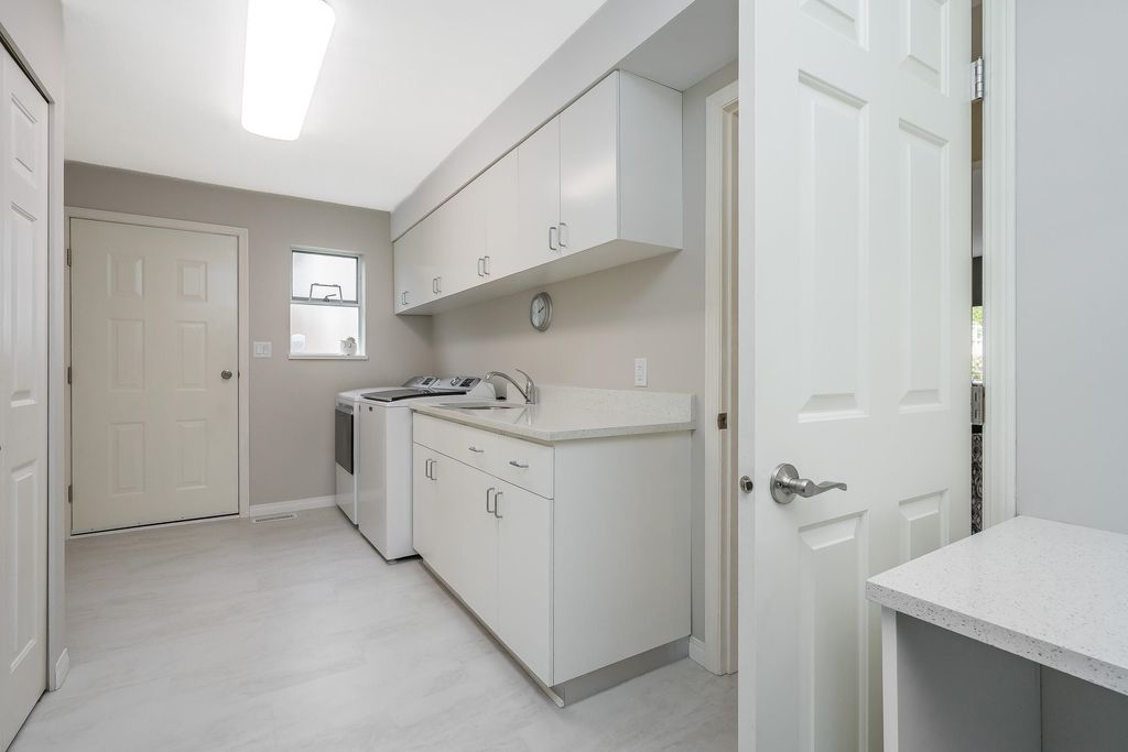 24 Ravine Dr