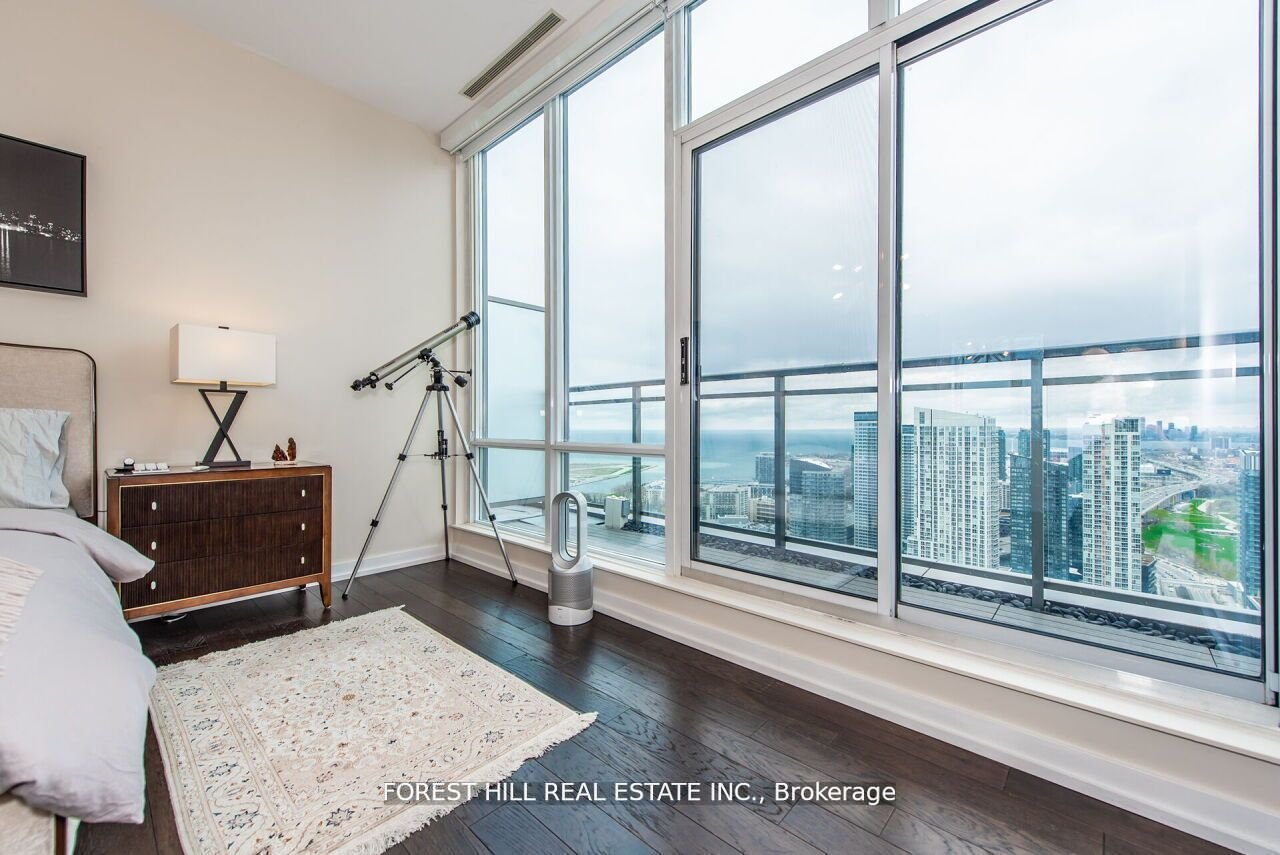 REFINED PENTHOUSE LIVING