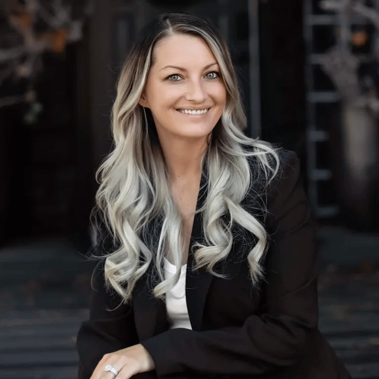 Kayla Wilson Carlinville, IL Real Estate Agent Headshot