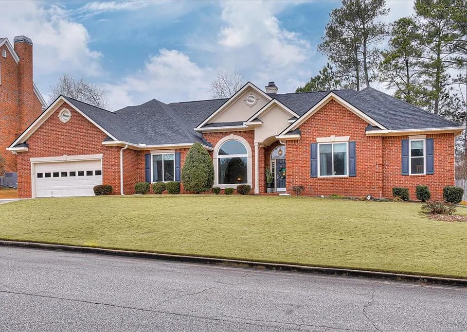 1401 Aylesbury Dr