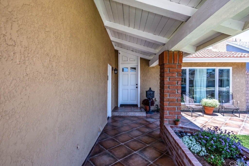 8821 Gallant Dr