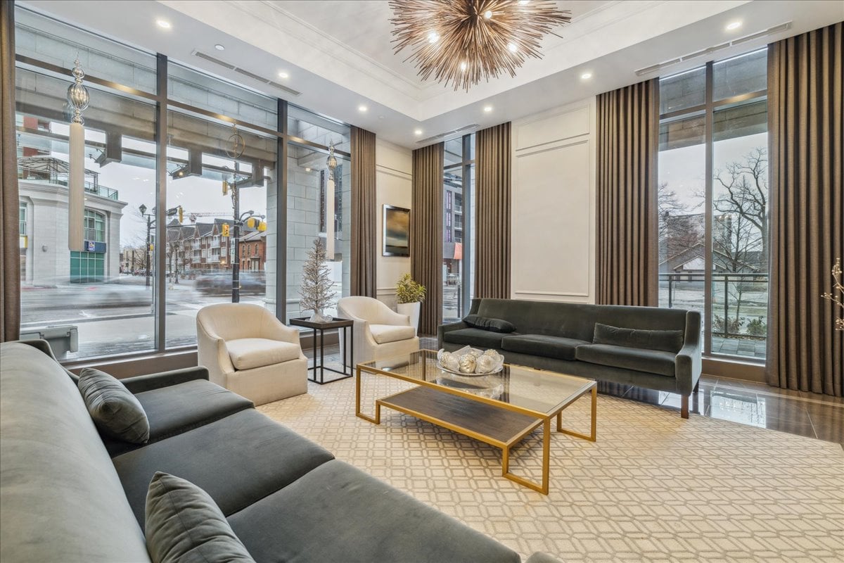 2060 Lakeshore Road 1802