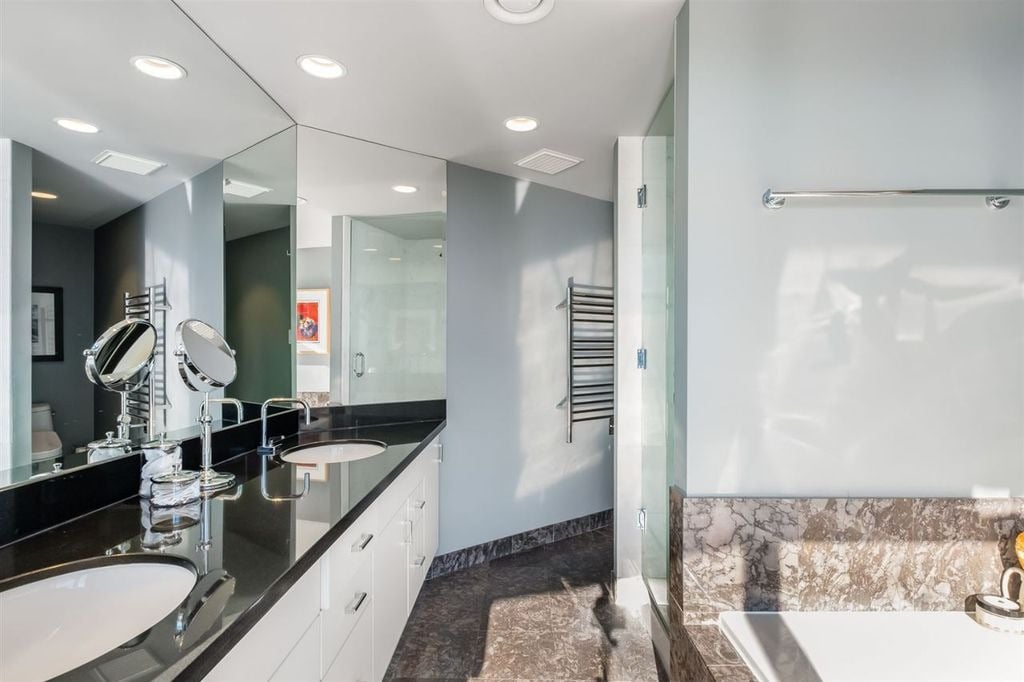 990 Beach Ave, #310