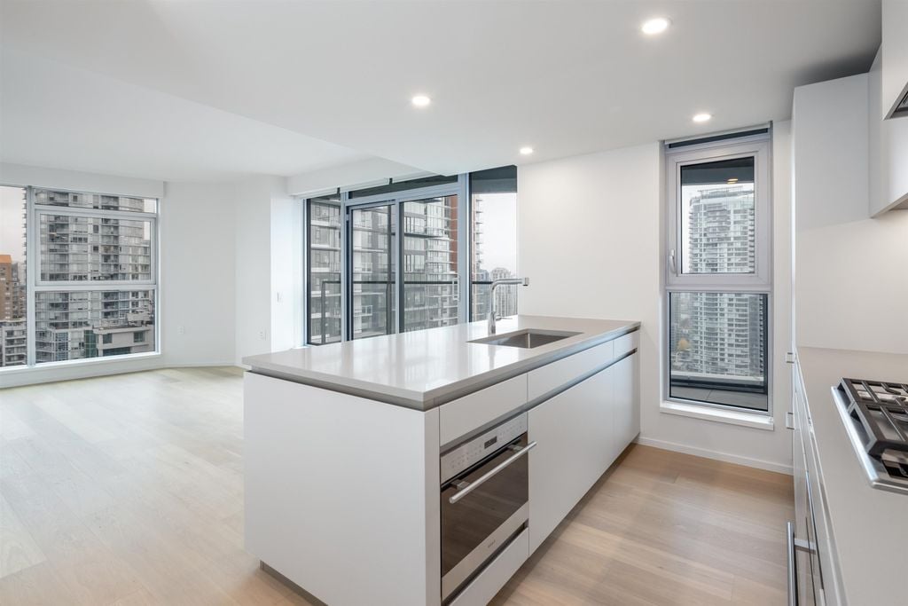 889 Pacific St, #2506
