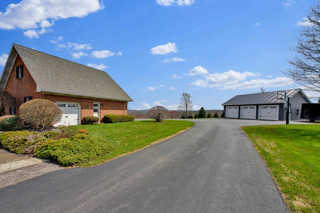 12 Hillcrest Circle