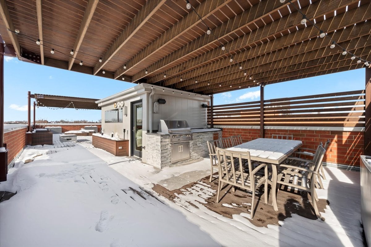 1821 N Larrabee Unit 2