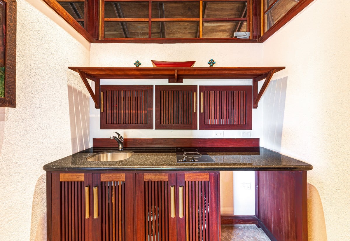 1.37 ACRES – 2 Bedroom Bali Style Home With Pool And THE BEST Ocean View!!!!!