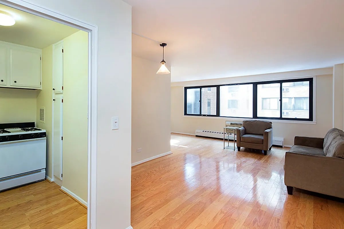 16 W 16th St #6FN