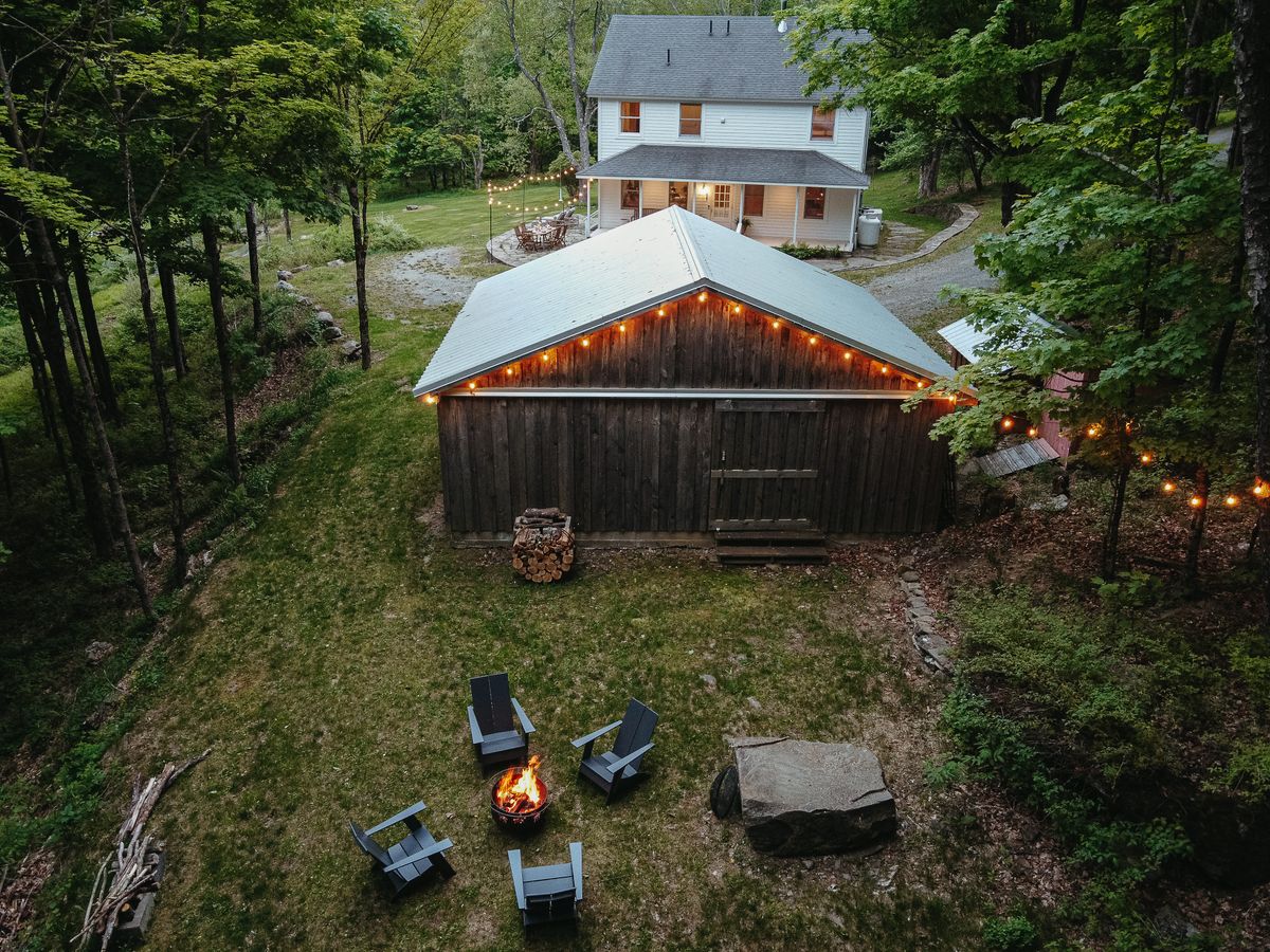 Roscoe Farmhouse