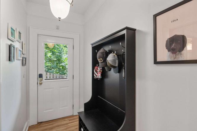 200 W Roanoke Park Dr