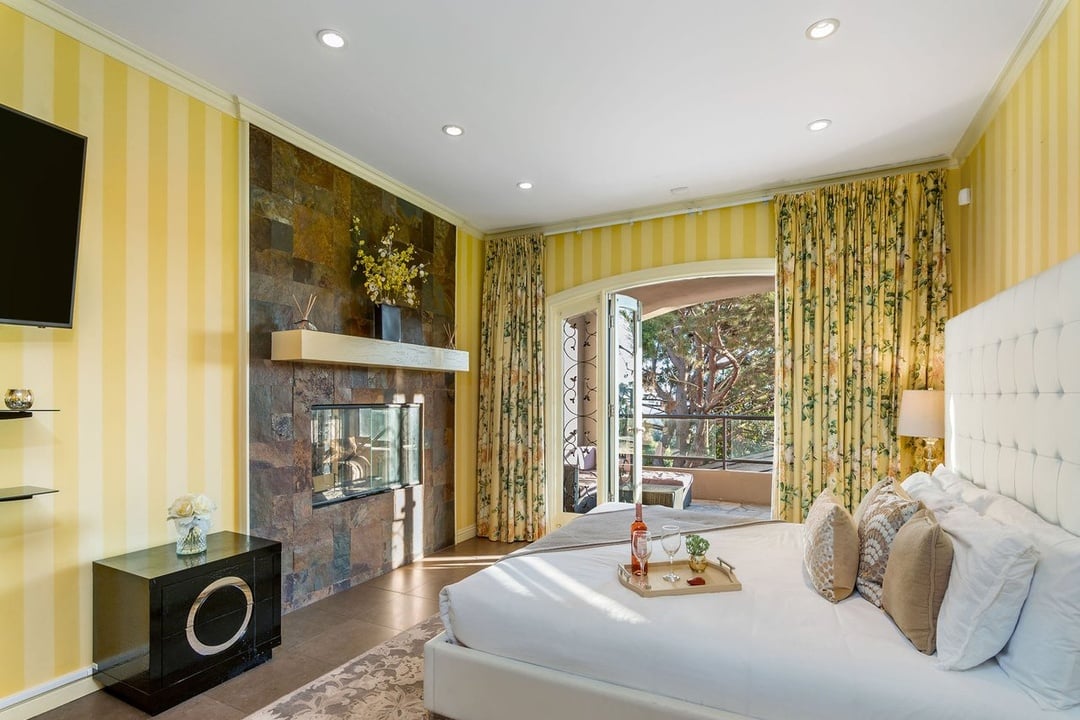 Mulholland Drive, 90068