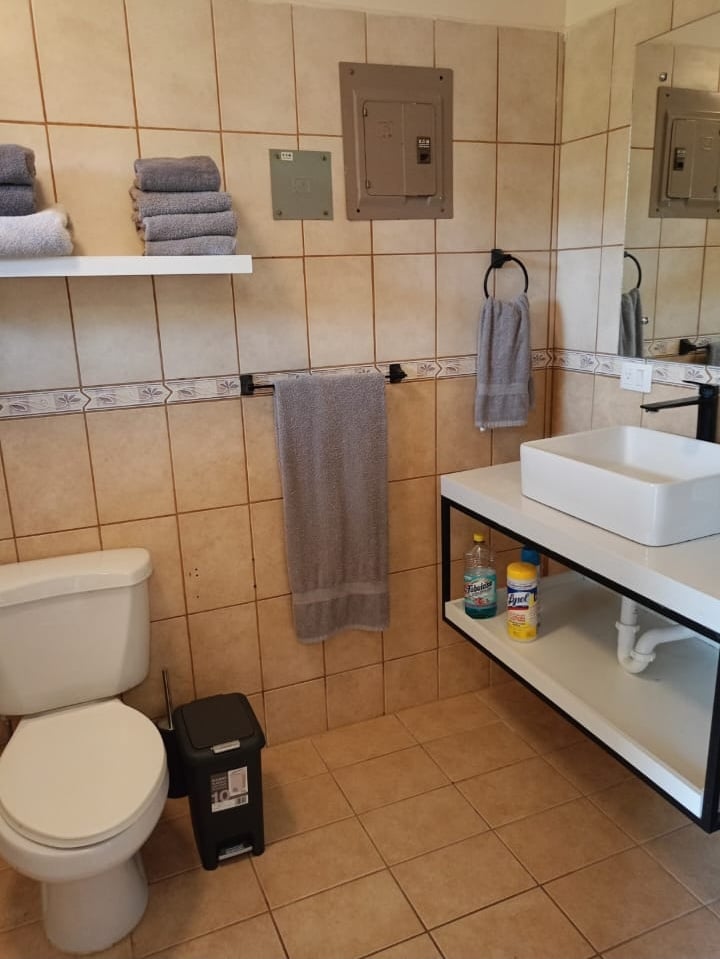 Veintemiglia #5 | 1-Bedroom Condo in the Heart of Playas del Coco