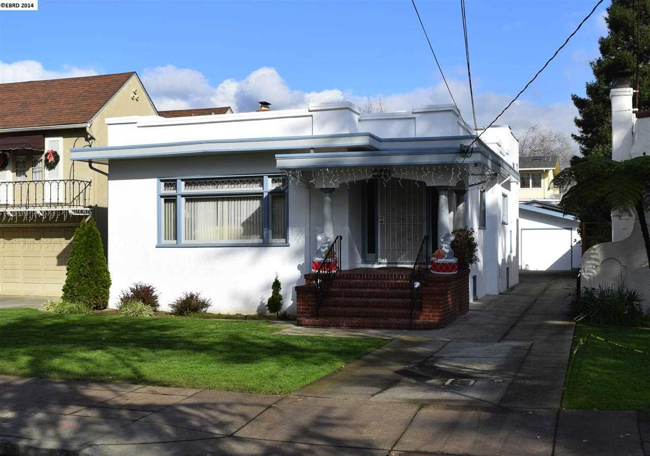 3243 Thompson Ave