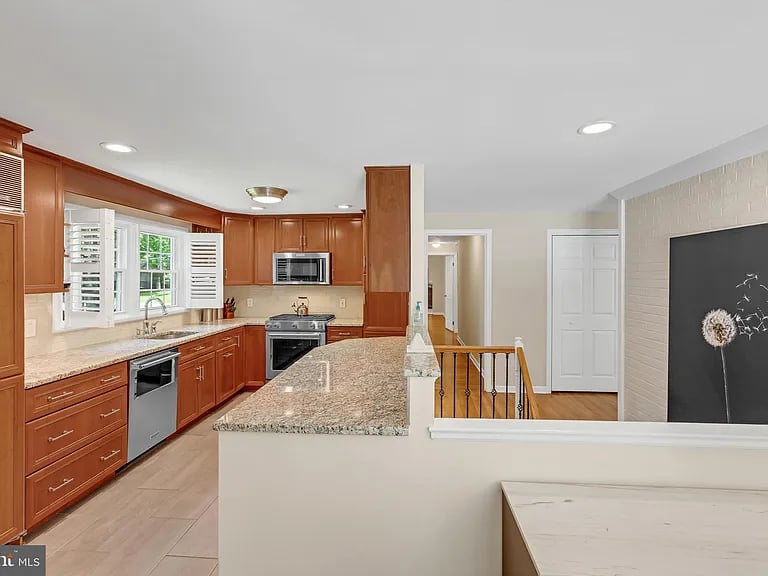 3324 Parkside Ter