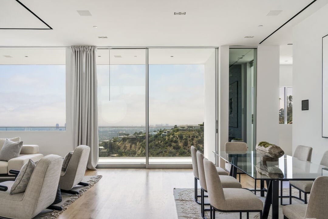 Nova Estate, Sunset Plaza Dr, 90069