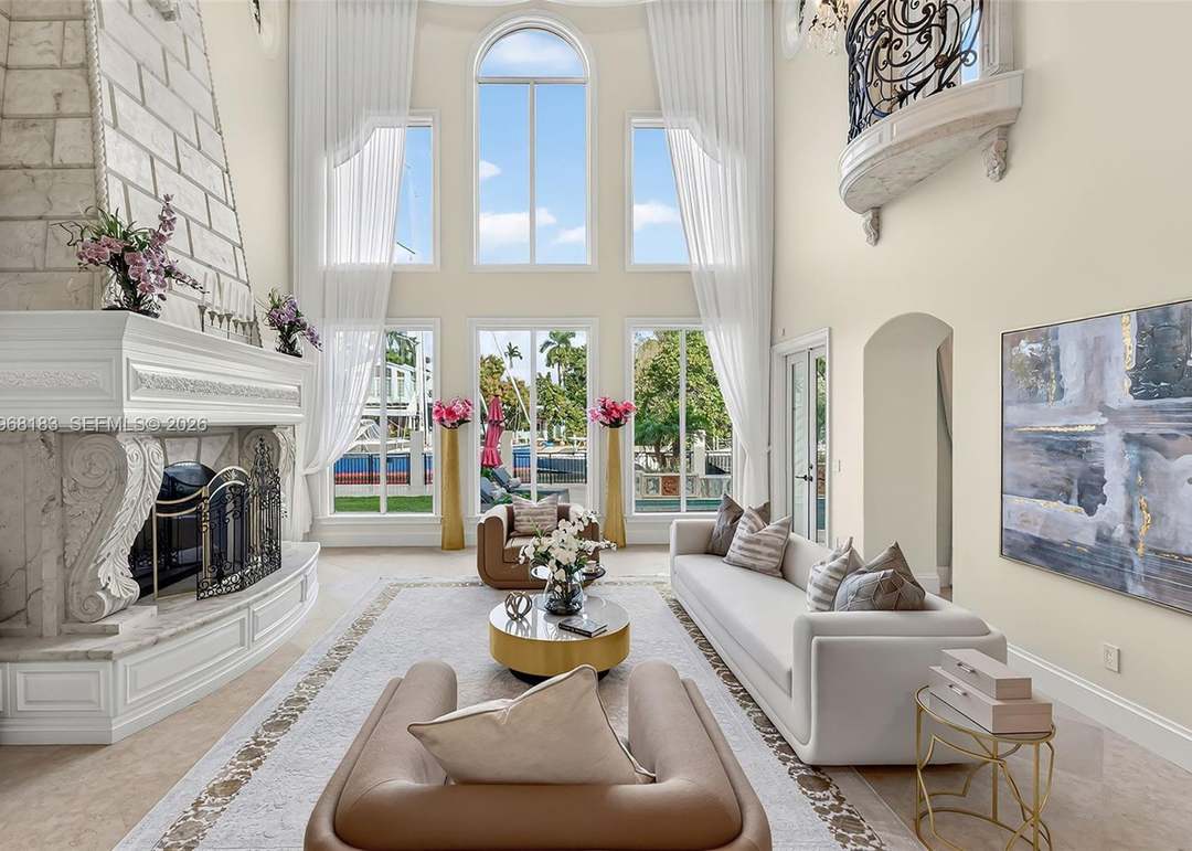 628 Coral Way