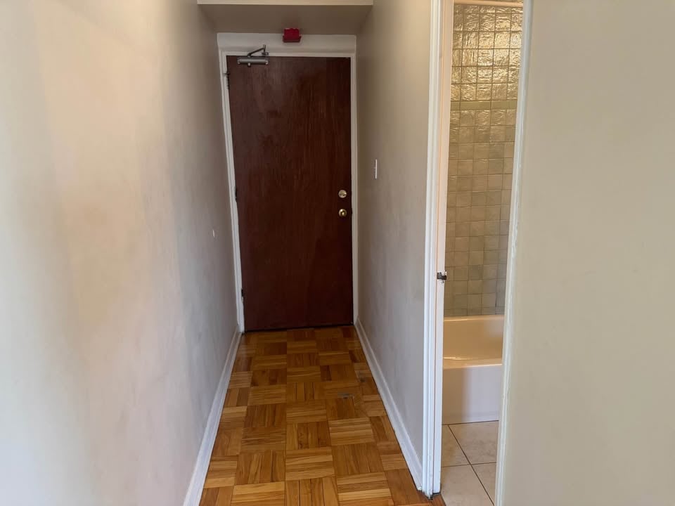 1112 Avenue Road Unit: 203