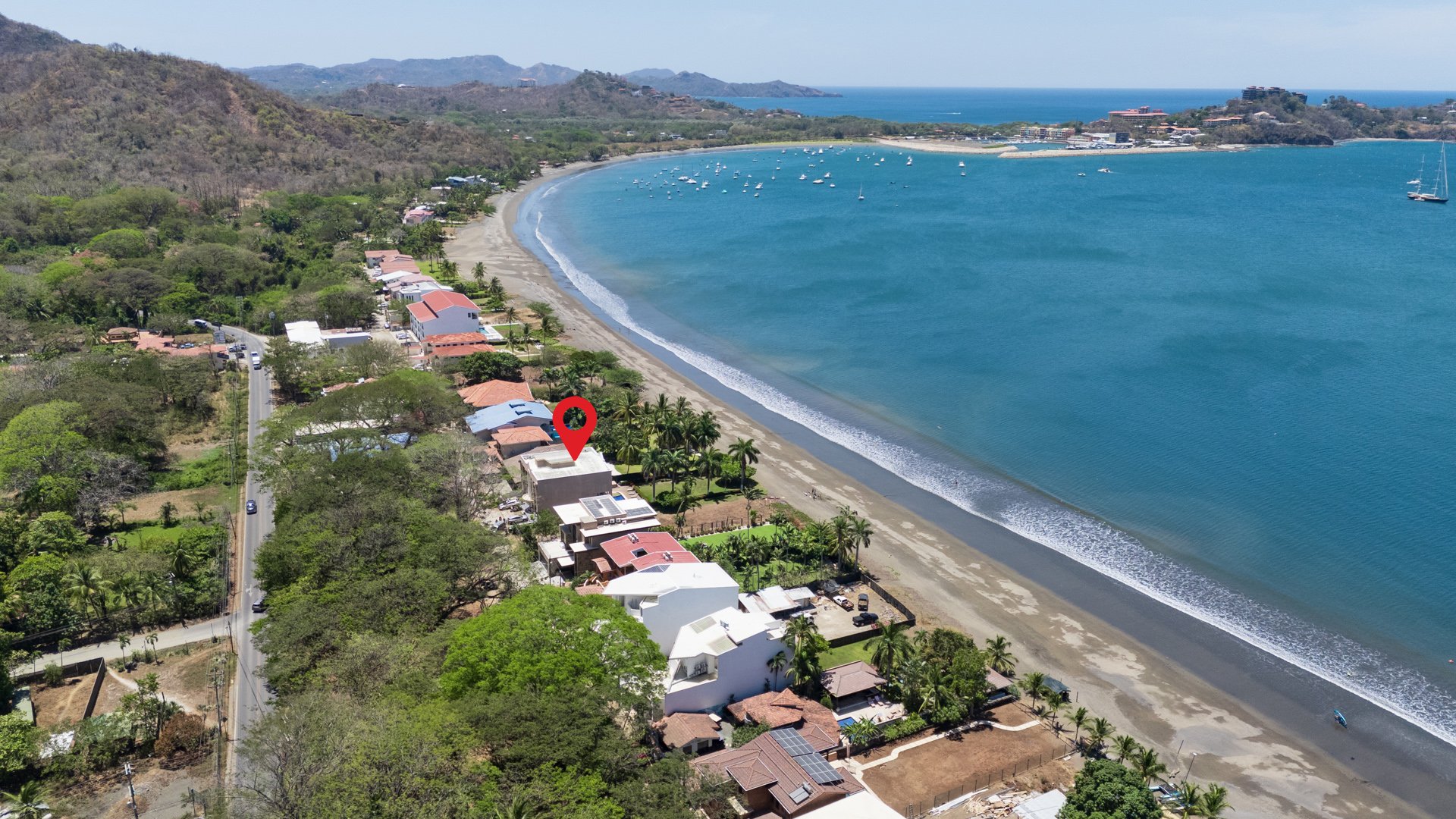 El Destino 1A | Beachfront Retreat in Surfside Potrero