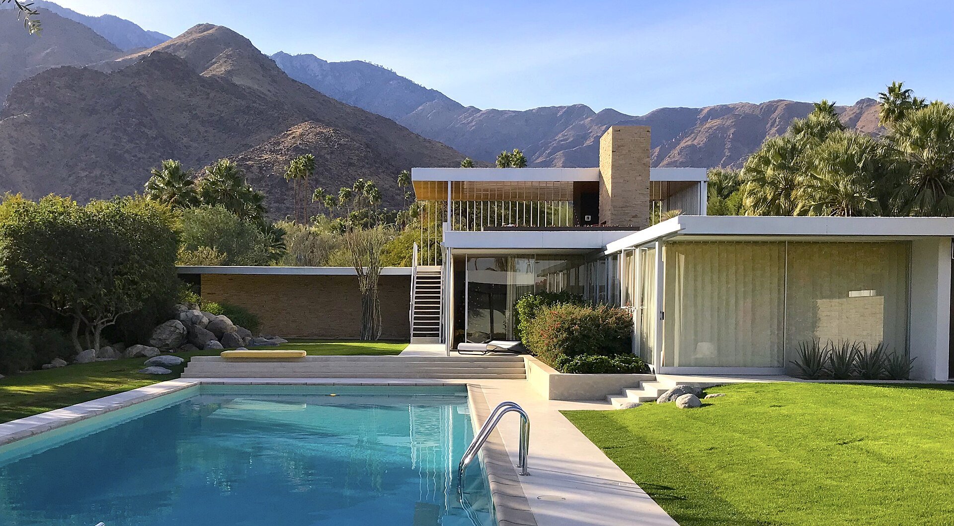 The Kaufmann Desert House in Palm Springs, designed by Richard Neutra and completed in 1946.