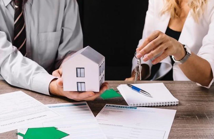 How Real Estate Professionals Help Simplify the Buying Process