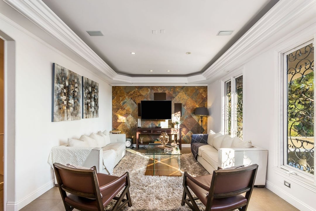 Mulholland Drive, 90068