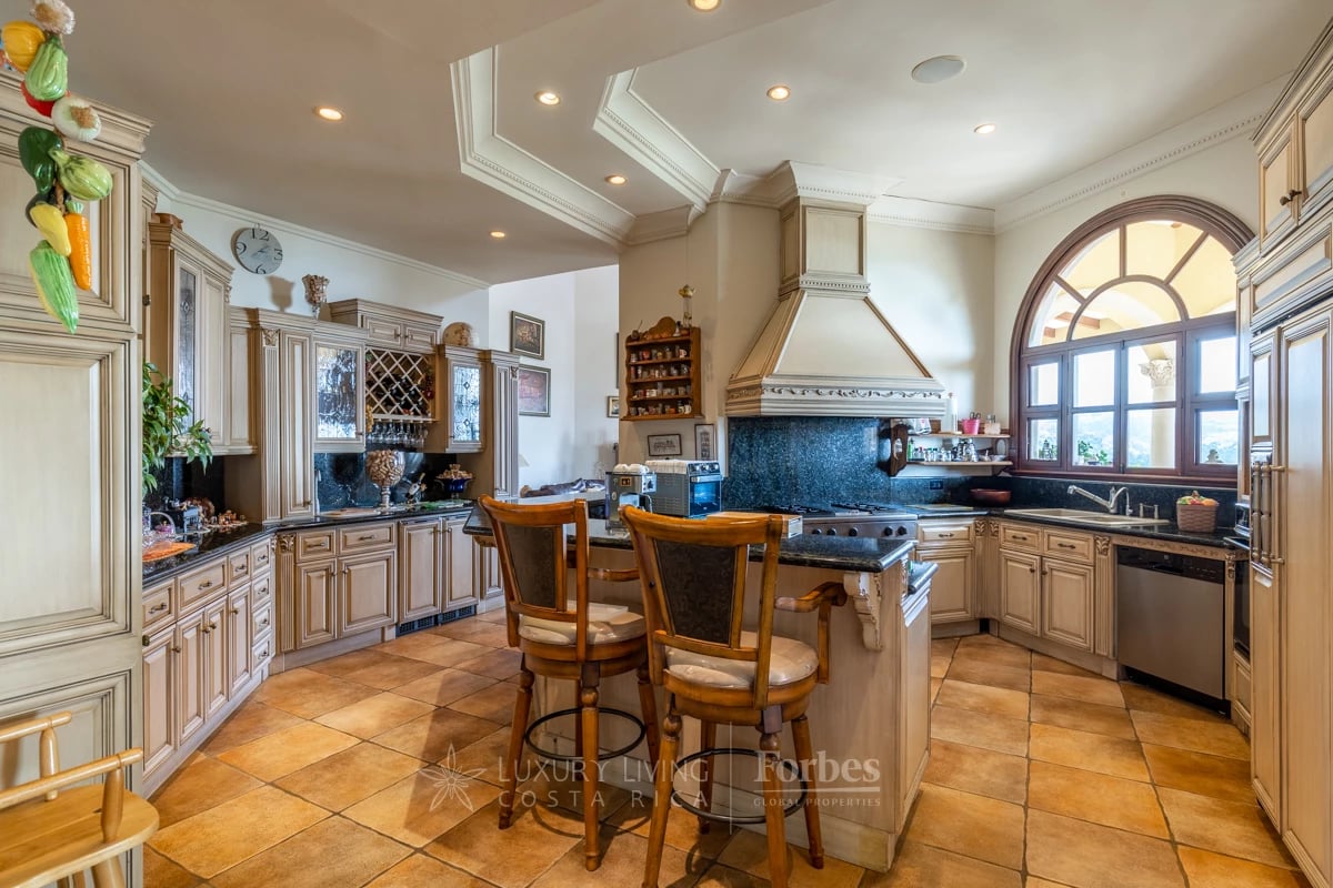 20089 - Luxurious Coffee Estate for Sale in the Mountains of Alajuela