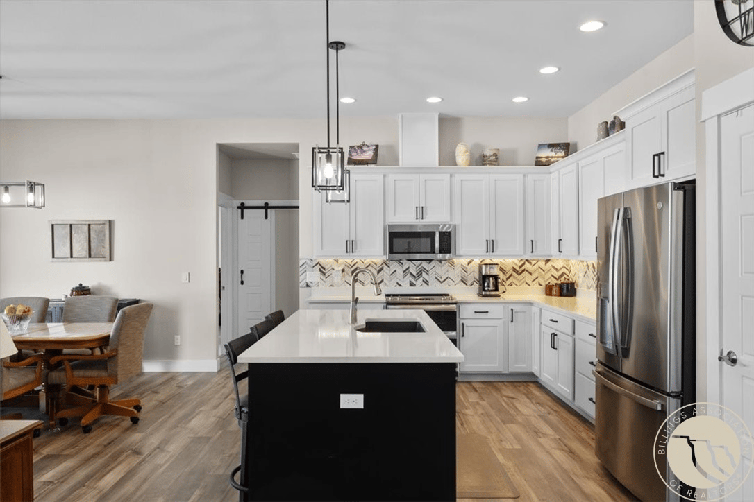 3110 Falcon Cir