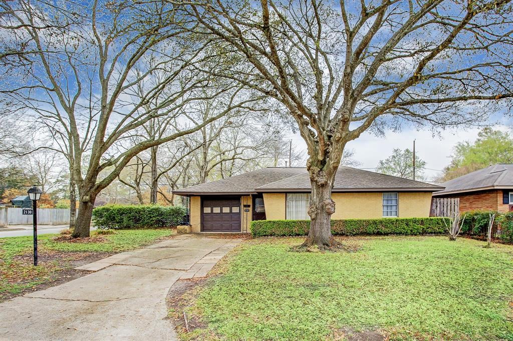 2130 Chantilly Ln
