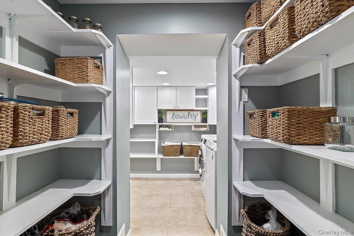 154 Macarthur Boulevard