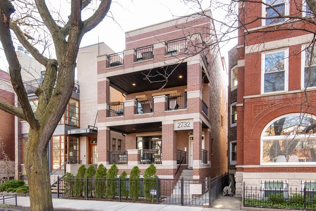 2732 N Seminary Ave #1