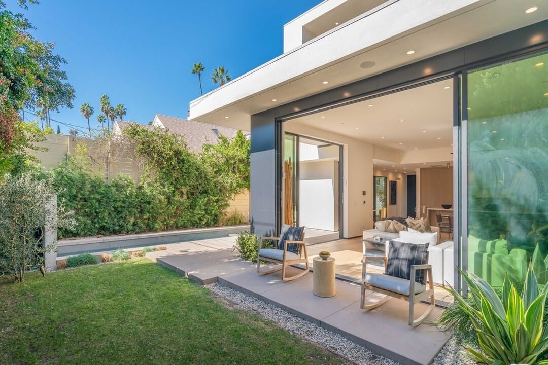 Windmere Crest, Dorrington Ave, 90048