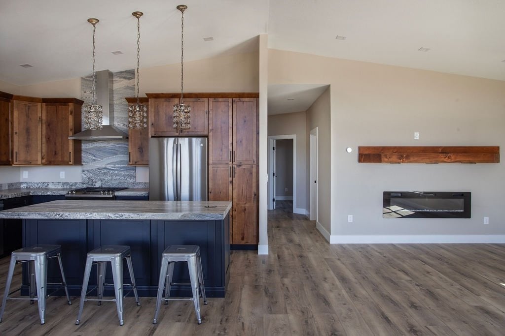 Just Listed: Spectacular Views, Ski Proximity, and Unmatched Convenience at Stone River Ranch!