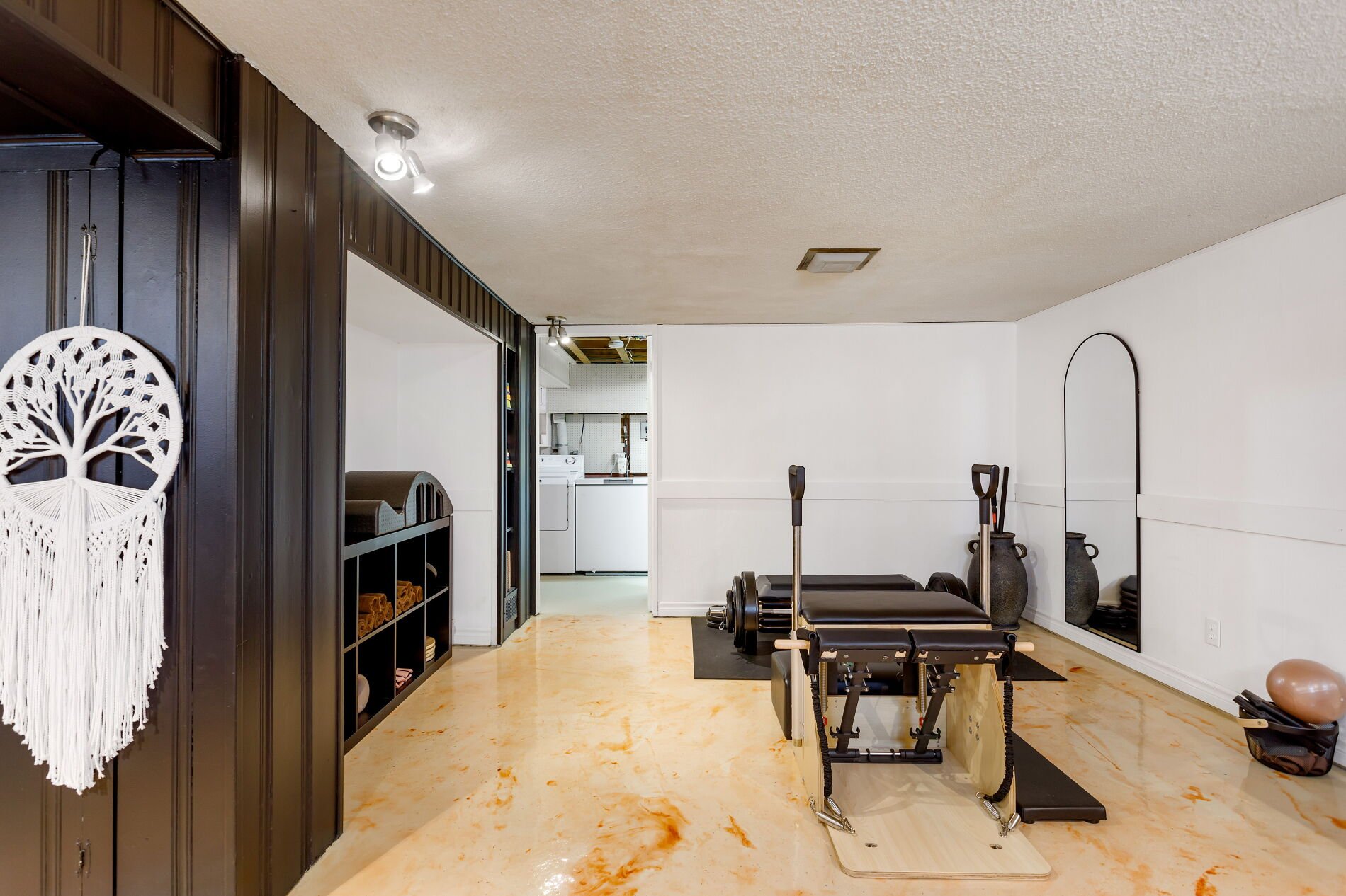 92 Delma Dr