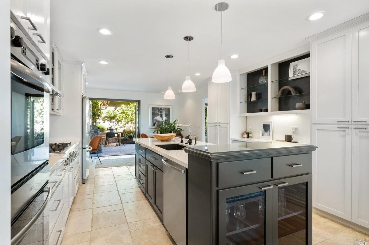 98 Red Hill Cir
