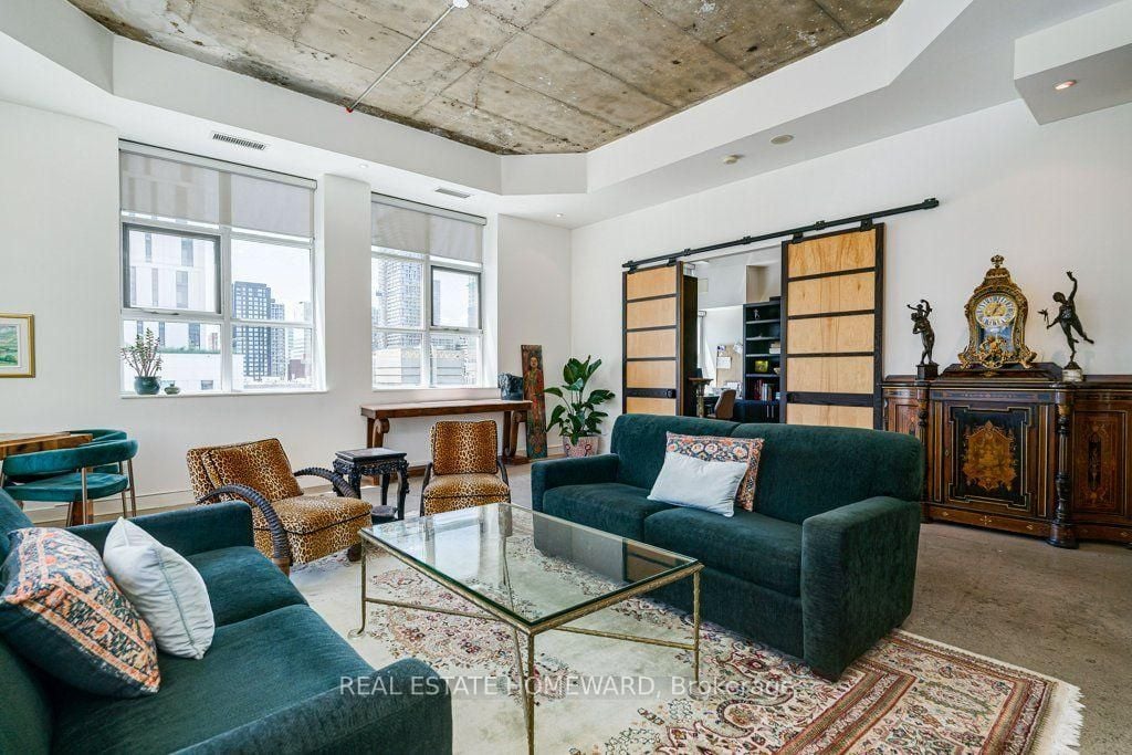 LOFT WITH PRIVATE TERRACE