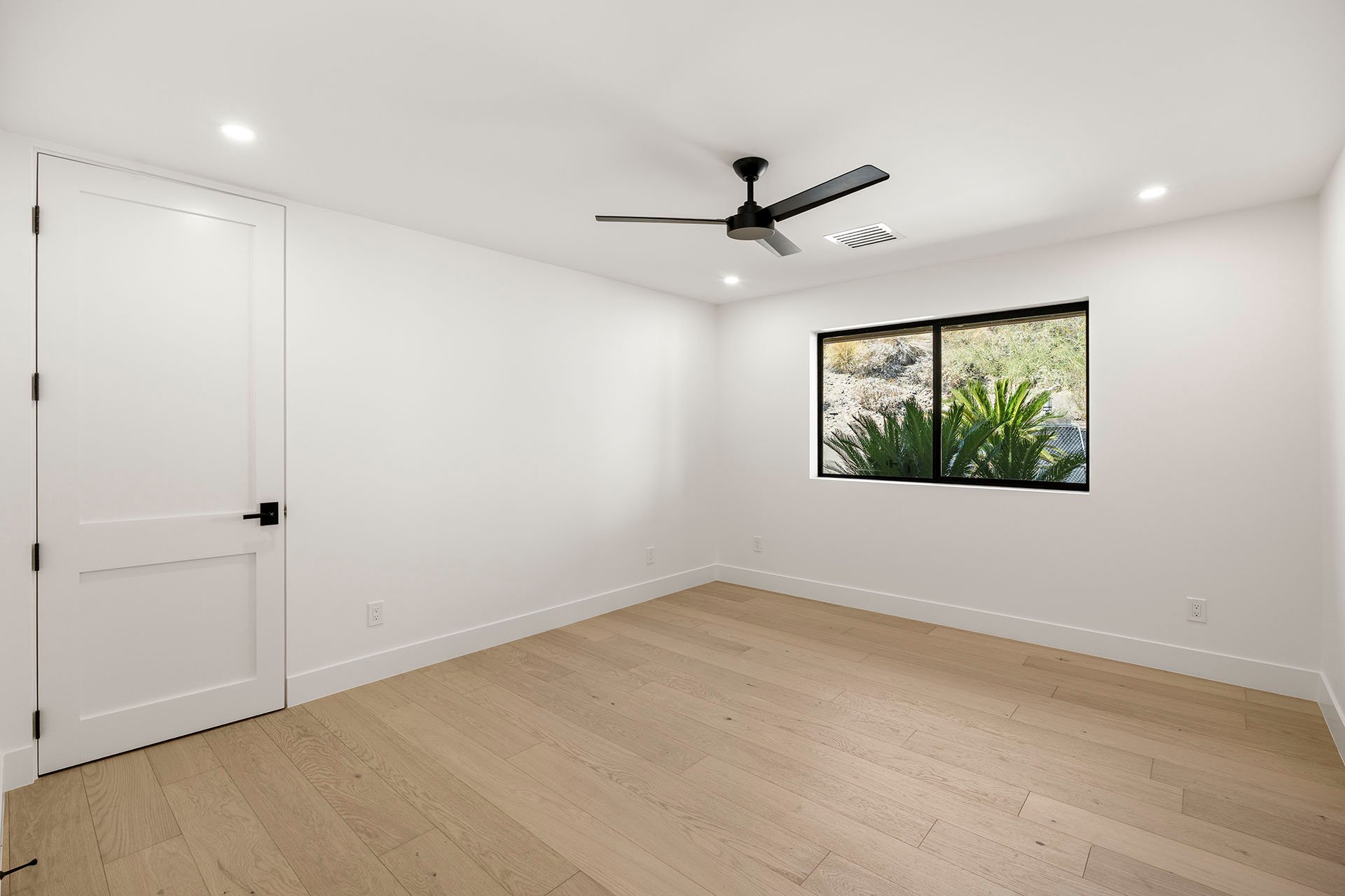 3500 E LINCOLN Drive 26