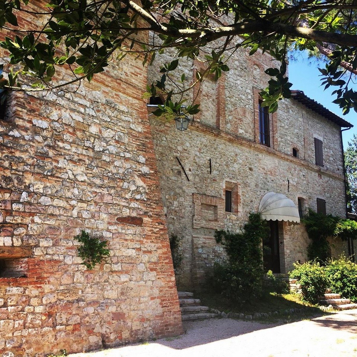 Ancient Fortress With Farmhouse and 20 Apartments