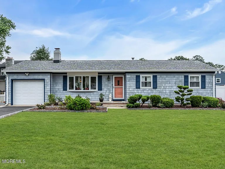 289 Wisteria Dr
