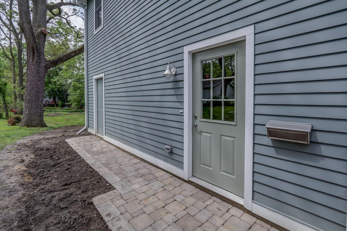 For Rent: 1213-15 Vilas Ave