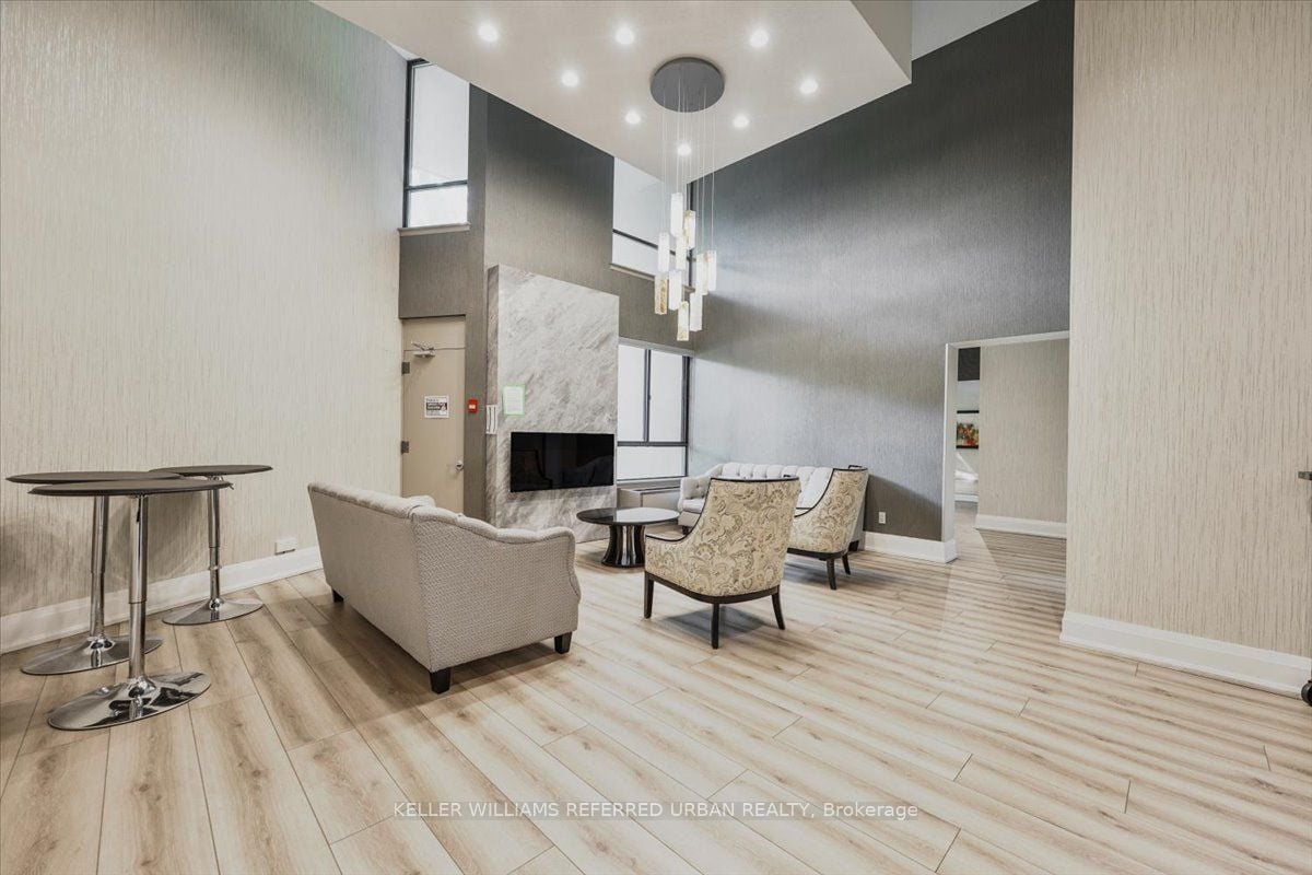 FAMILY LIVING PENTHOUSE