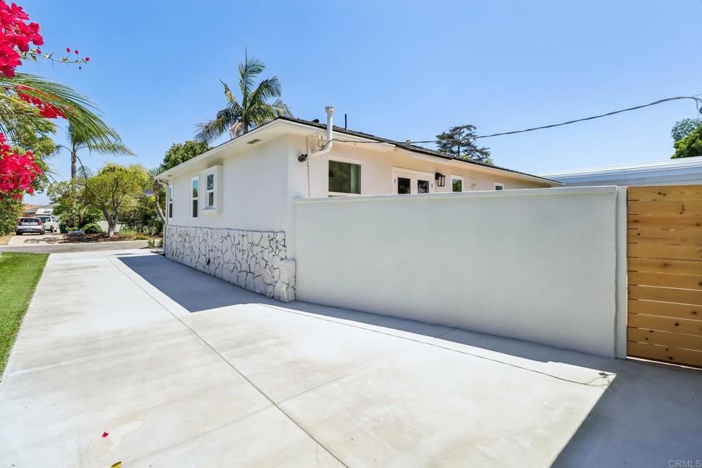 4985 Lucille Dr