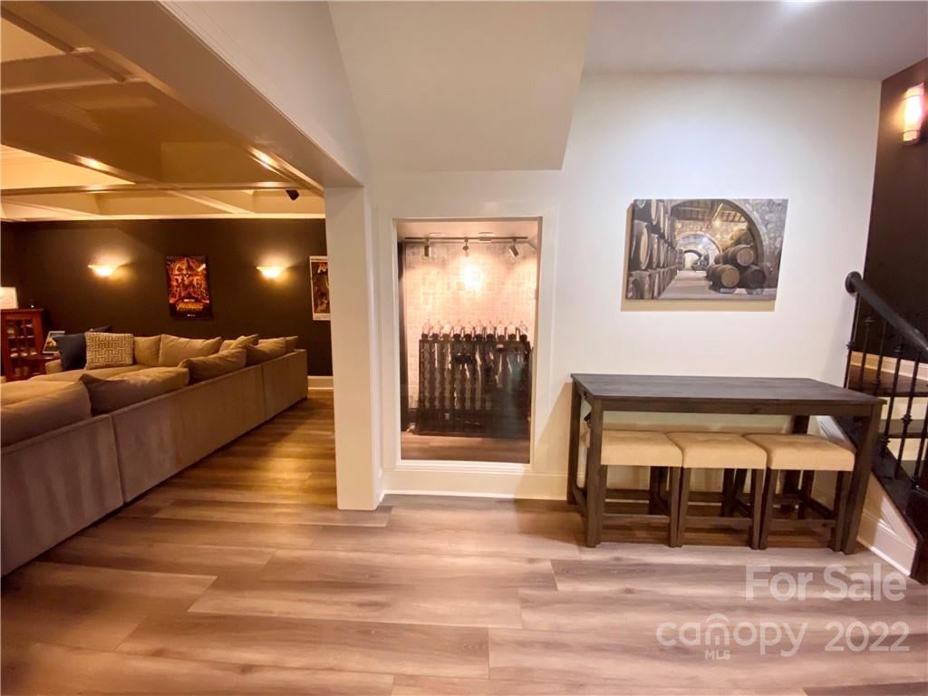 709 Woodcliff Ct