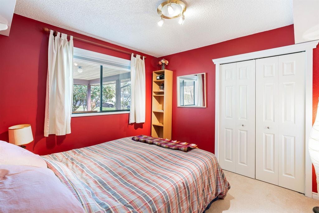 2329 Kirkstone Rd