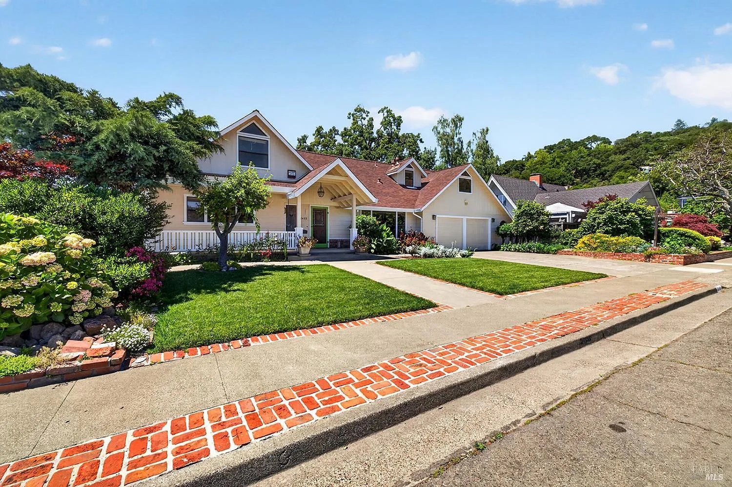 2453 Delevan Way