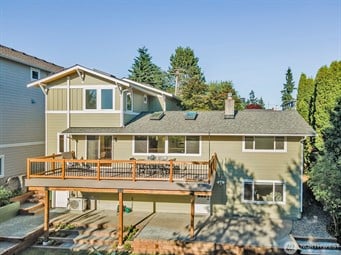 6843 30th Avenue NE