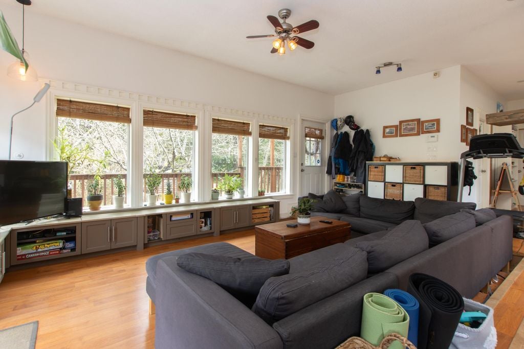 26 Bracken Pkwy