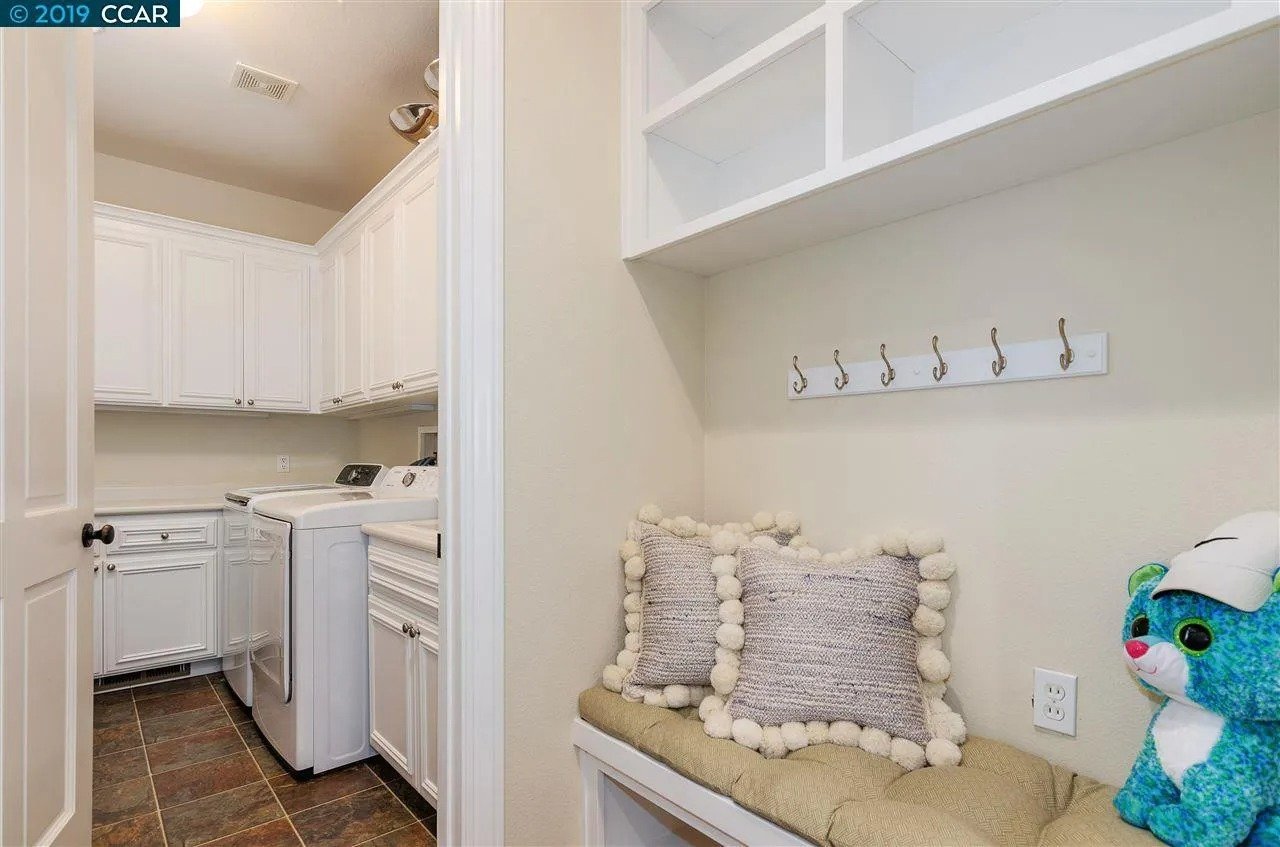 21 Sandy Ct