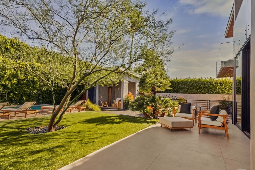 Aria Vista, Stradella Rd, 90077