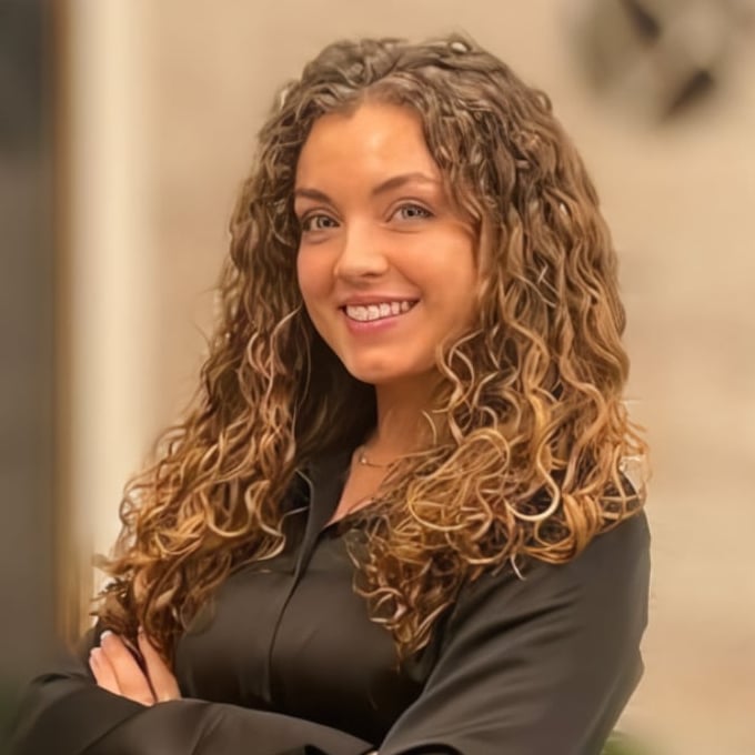 Amanda Lacono New York, NY Real Estate Agent Headshot