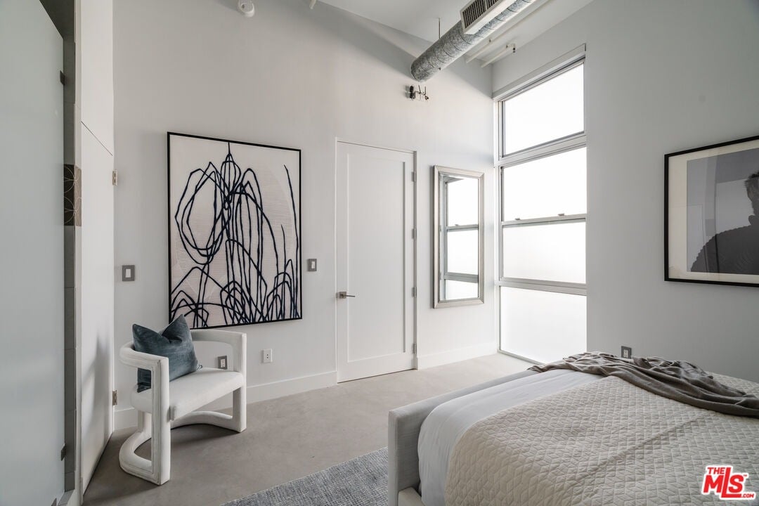 1152 N La Cienega Blvd, #301